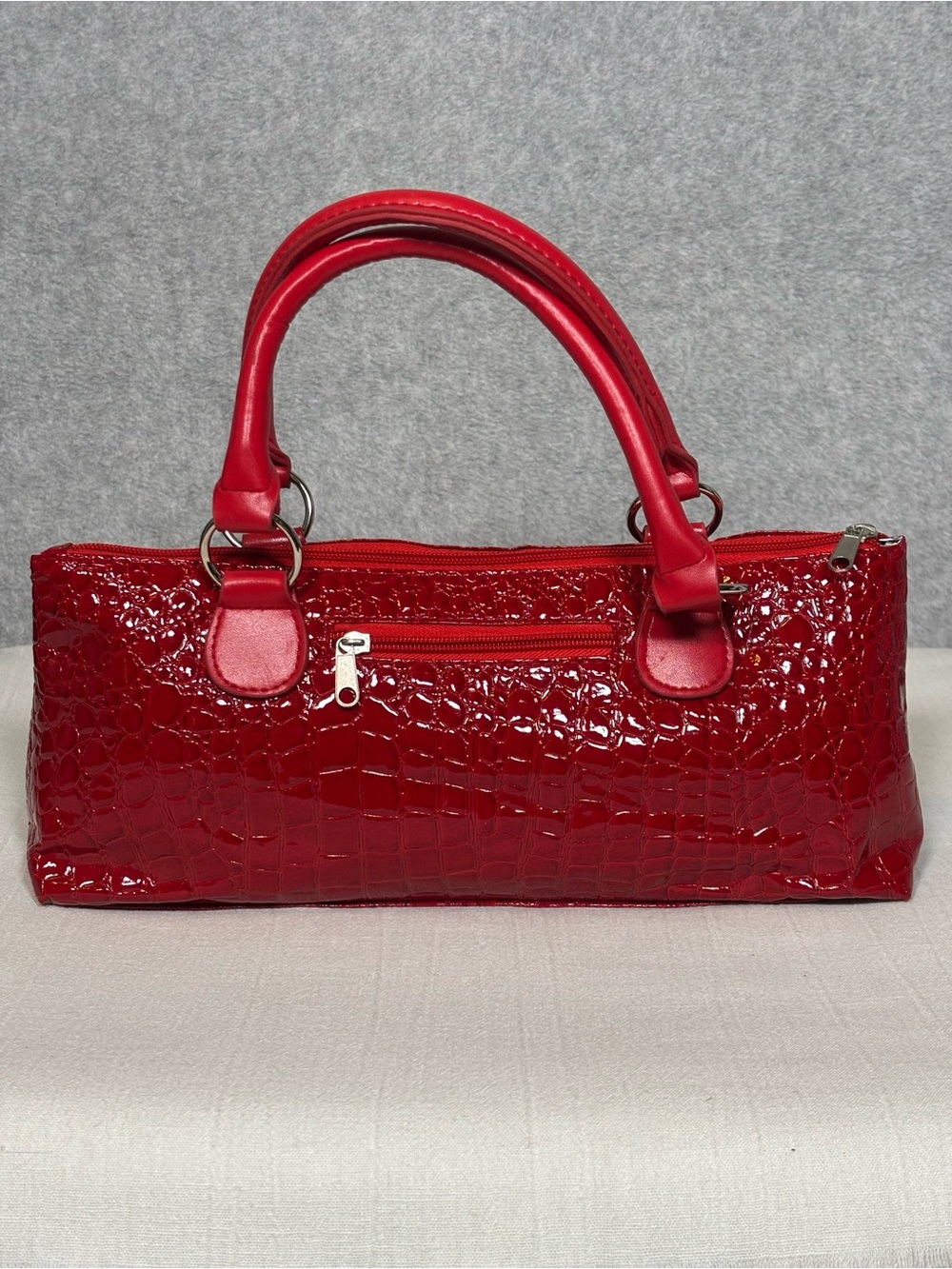 Primeware Insulated Wine Clutch Thermal Lined Wine Bag With Corkscrew-Red